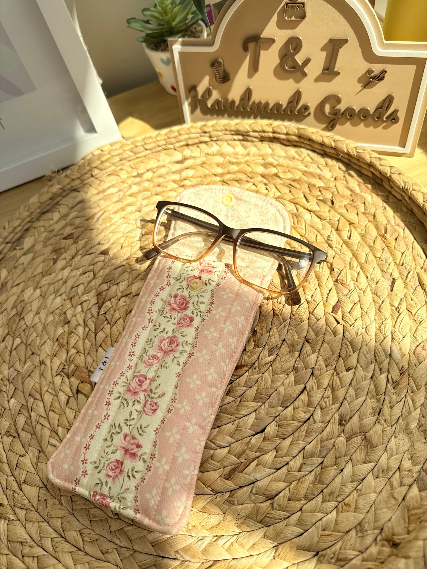 Vintage Rose Glasses Case