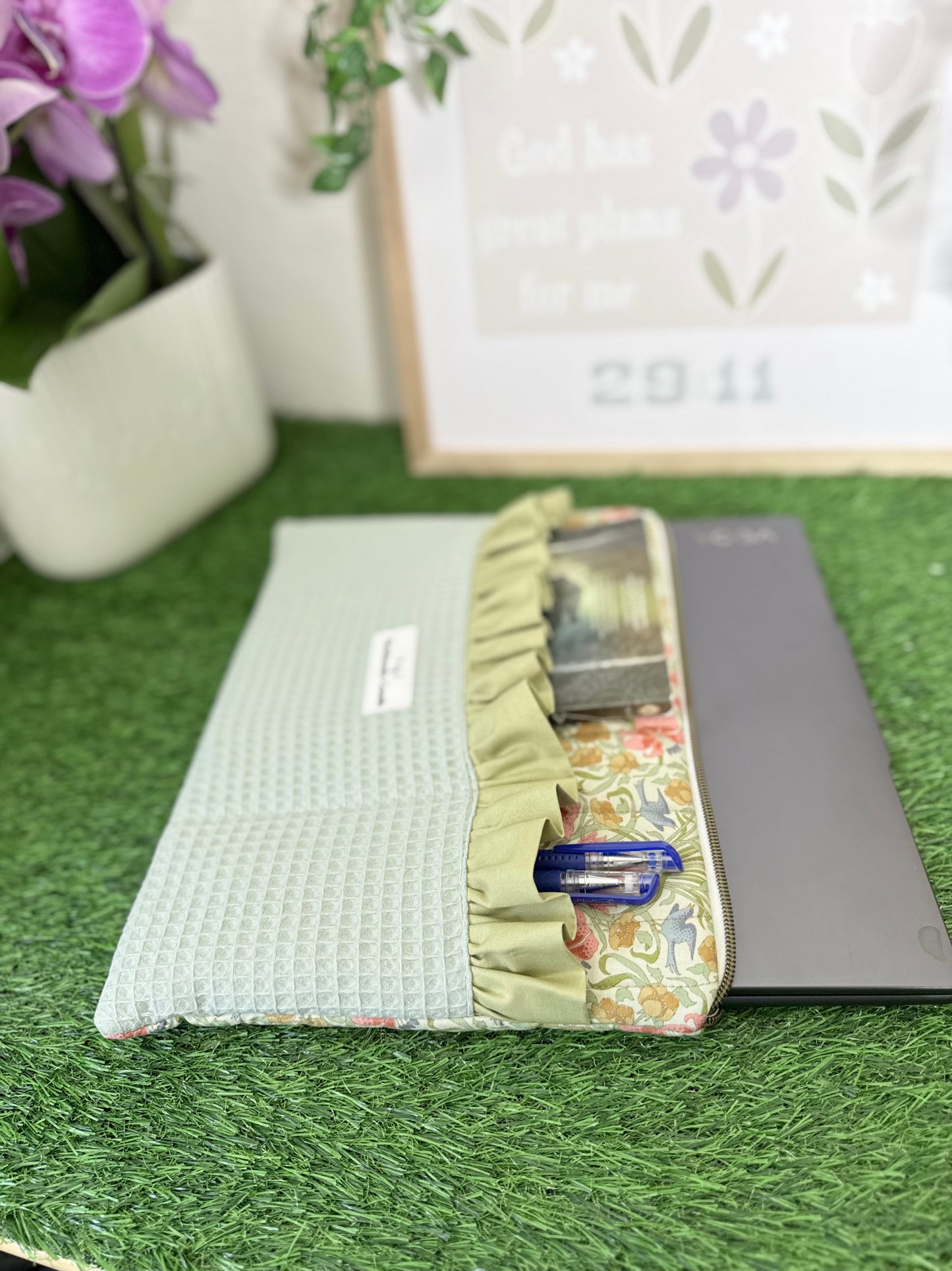 Garden Gathered Laptop Sleeve