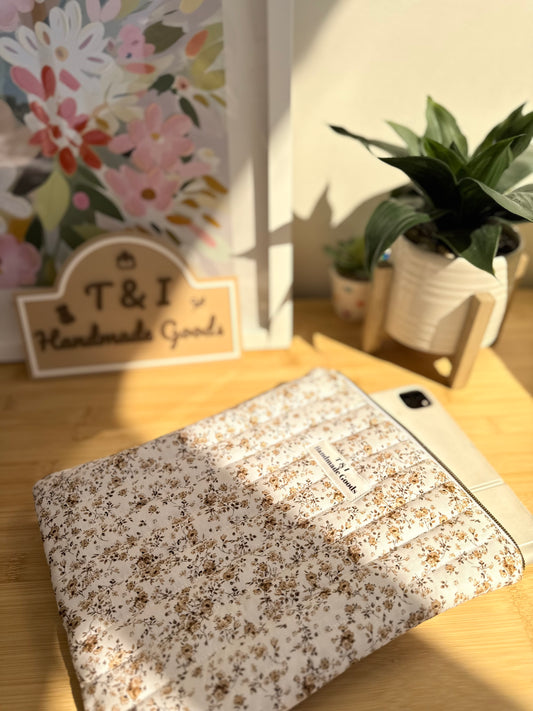 Rustic Floral IPad Sleeve