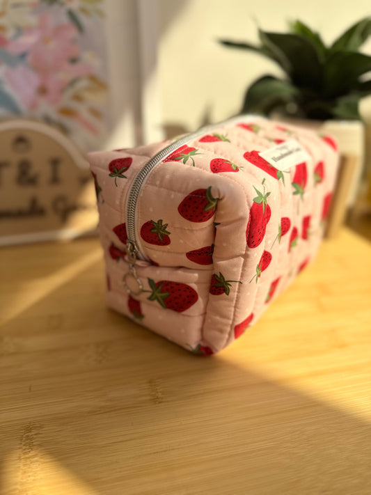 Strawberry field Large Multipurpose Bag