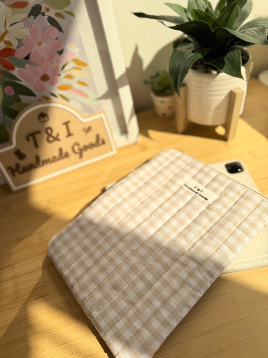 Beige plaid IPad Sleeve