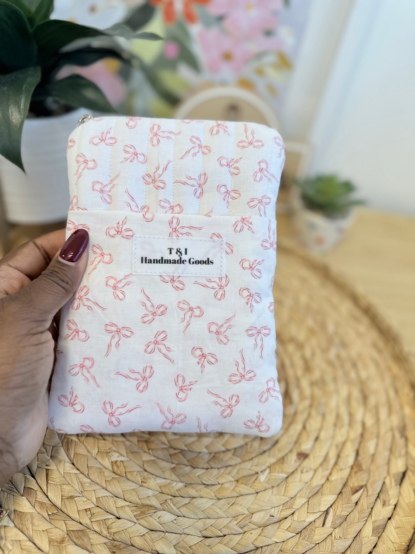 Mini Pink Bow Kindle Sleeve
