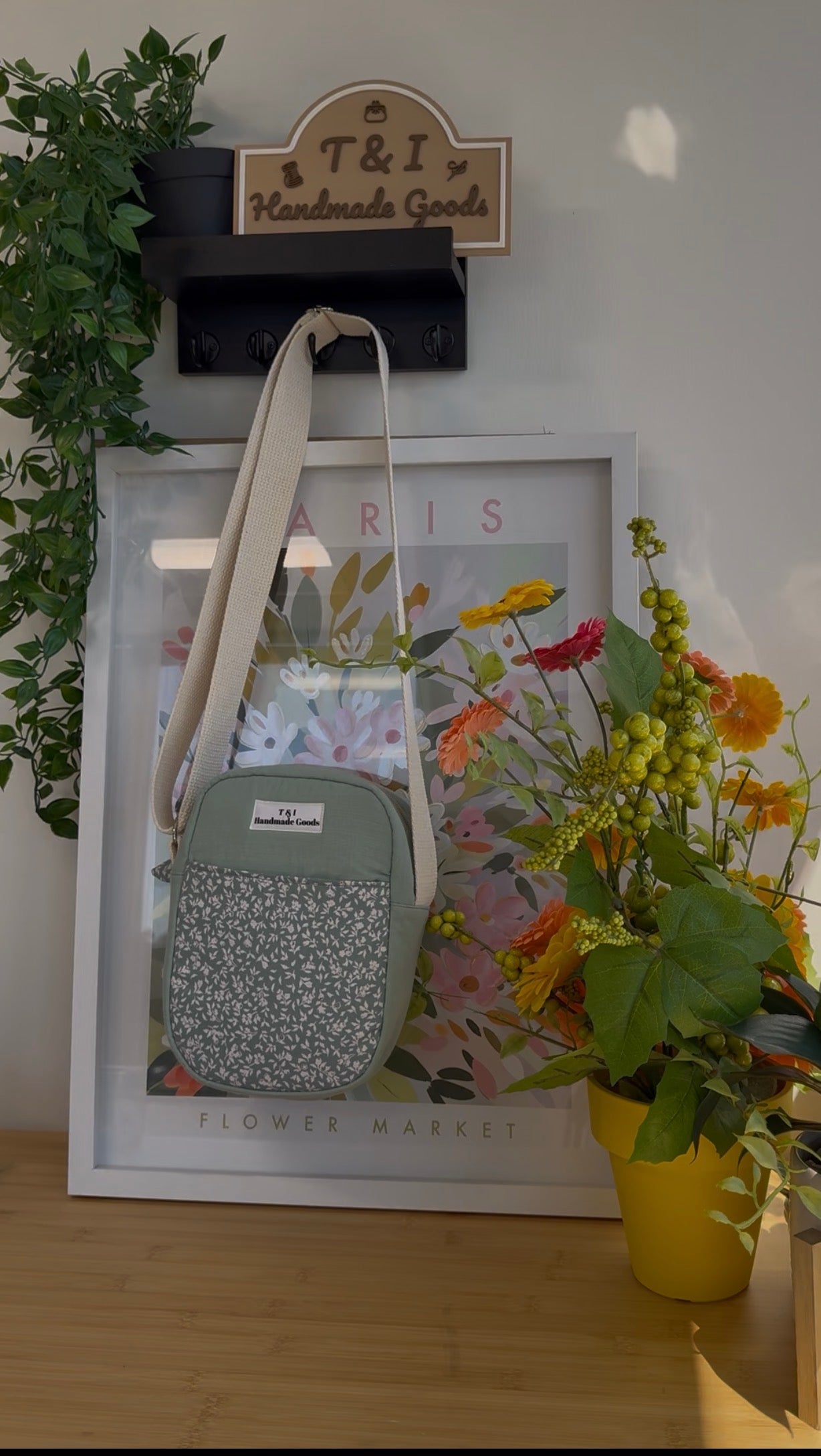 Soft bloom Crossbody bag