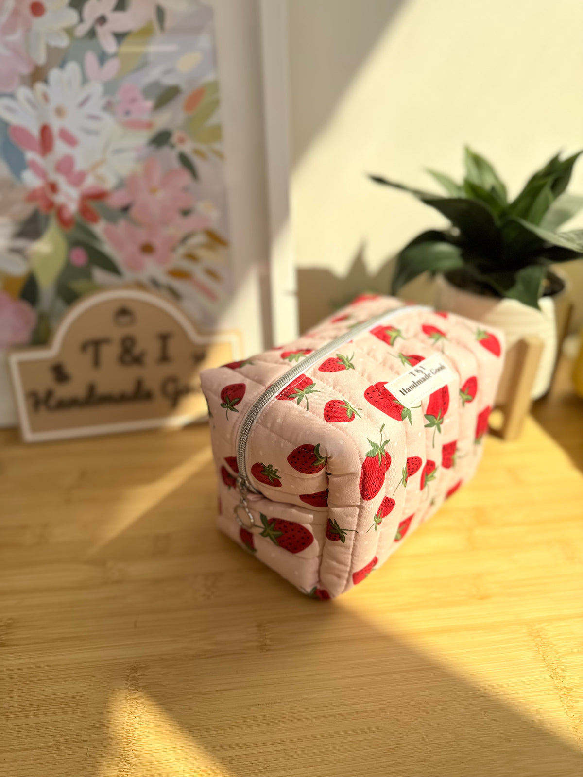 Strawberry field Large Multipurpose Bag
