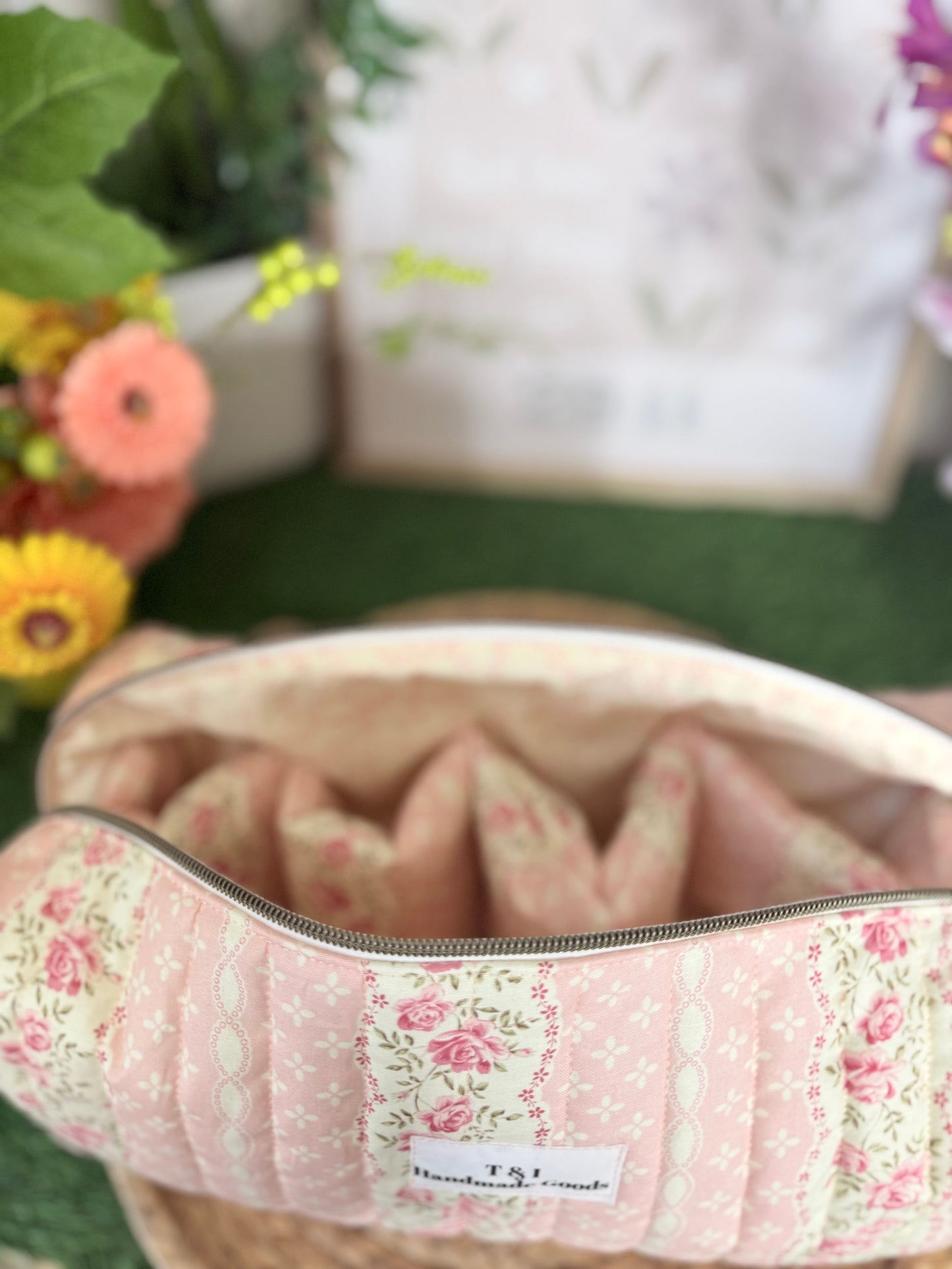 Vintage Rose Dyson Bag