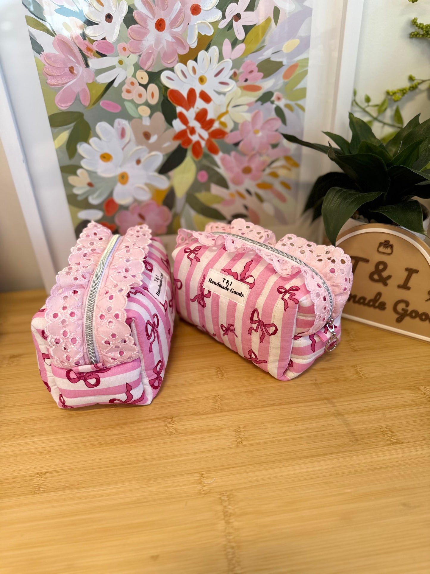 Bow Stripe Ruffle Medium Multipurpose Bag