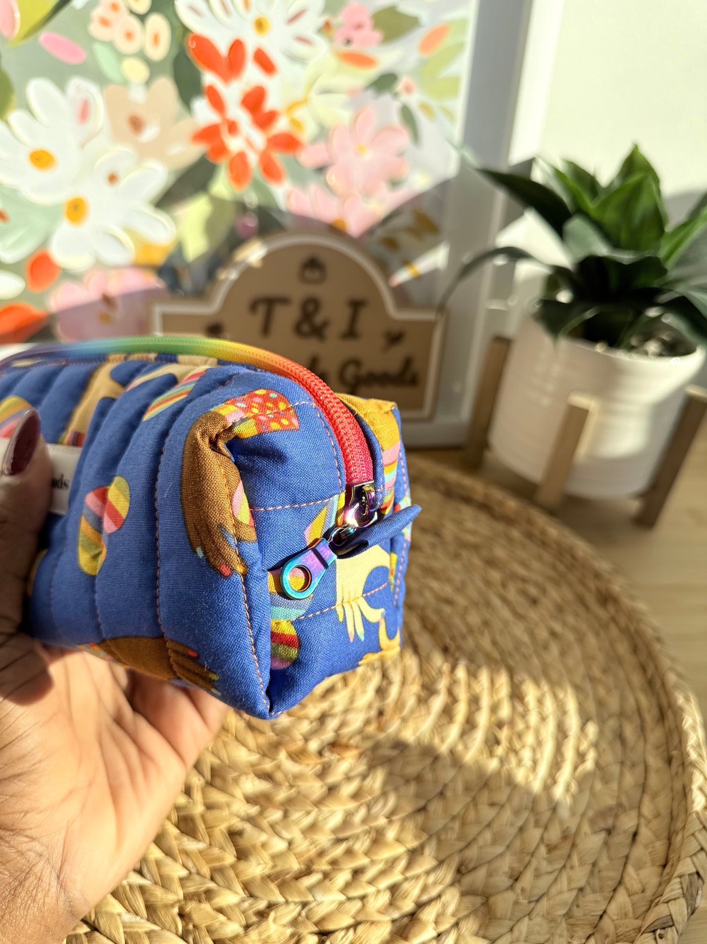 Love has no name BOXY PENCIL MULTIPURPOSE CASE