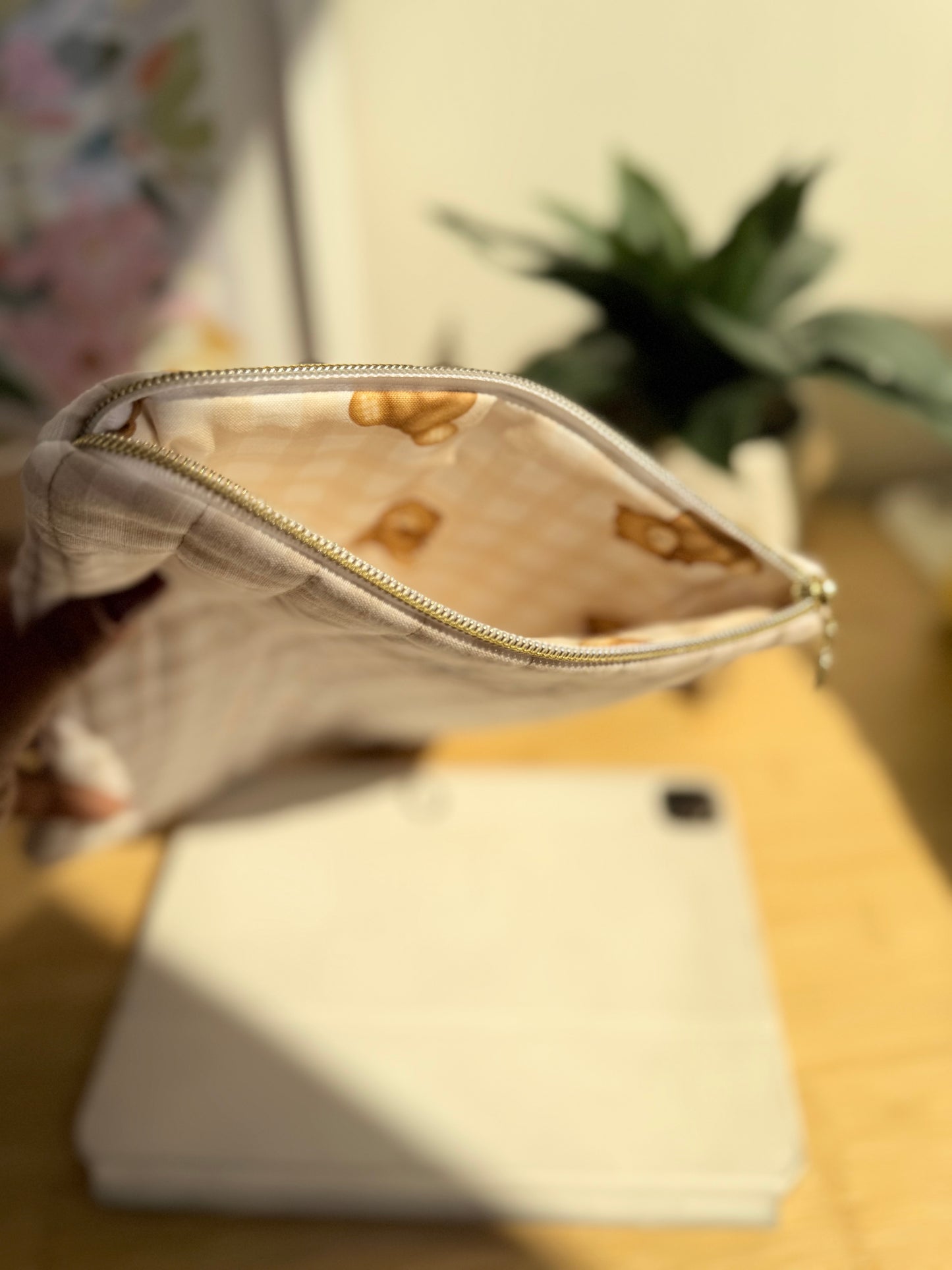 Beige plaid IPad Sleeve