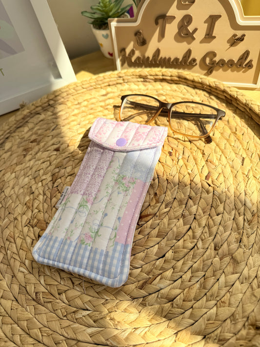 Pastel Cottage Glasses Case