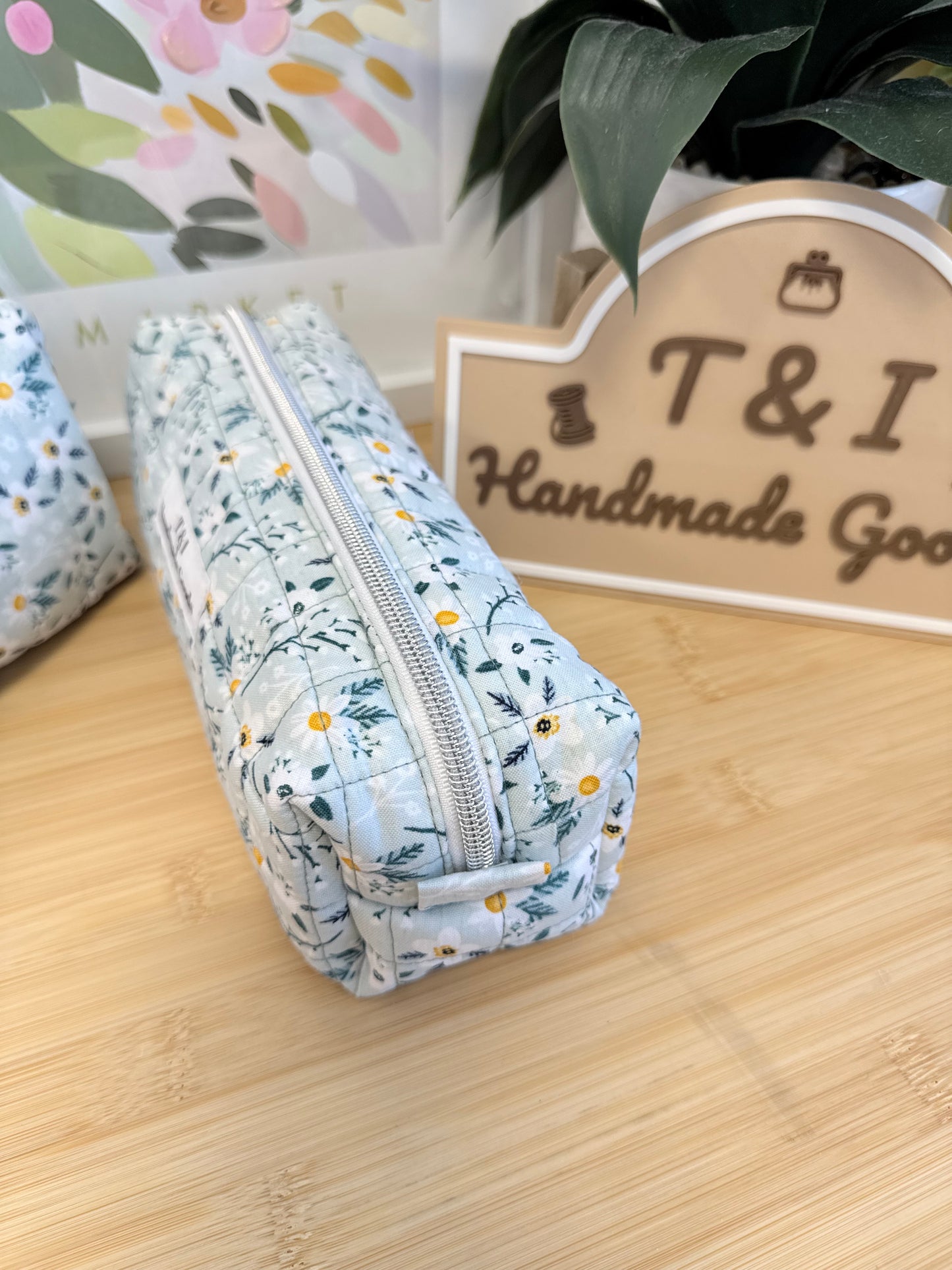 Country Daisy BOXY PENCIL MULTIPURPOSE CASE