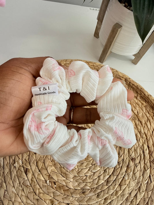 Pink bow Scrunchie