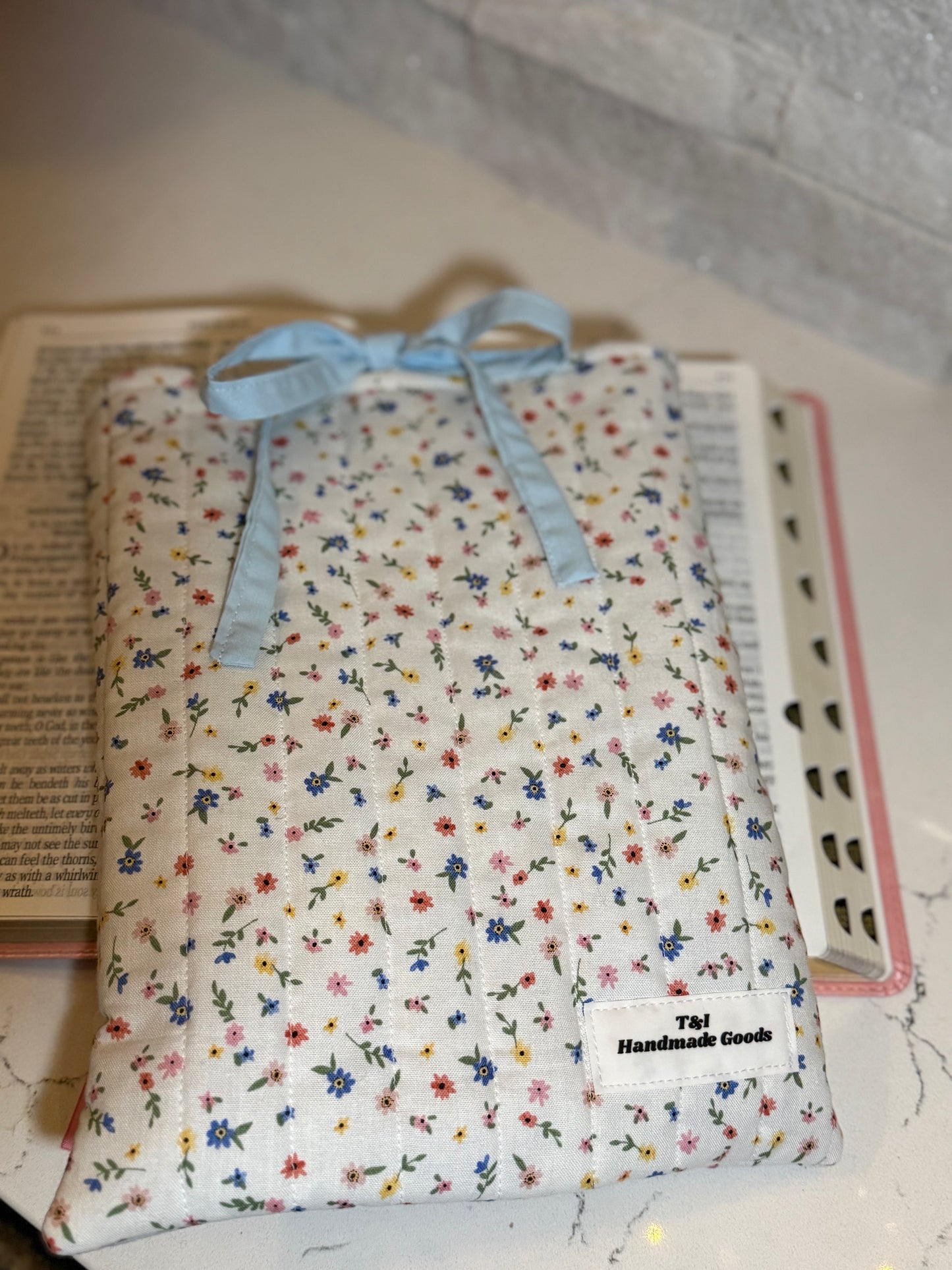 Country Floral Book Sleeve w/bow