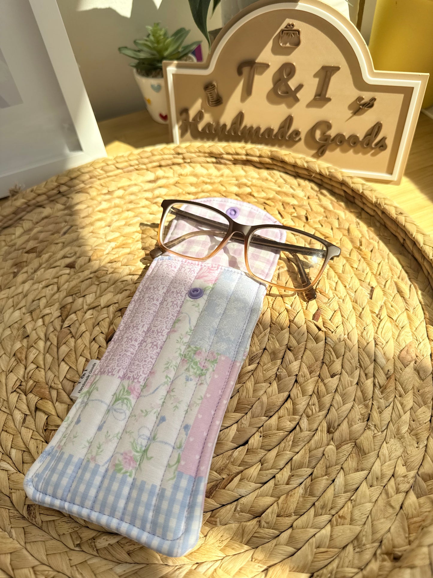Pastel Cottage Glasses Case