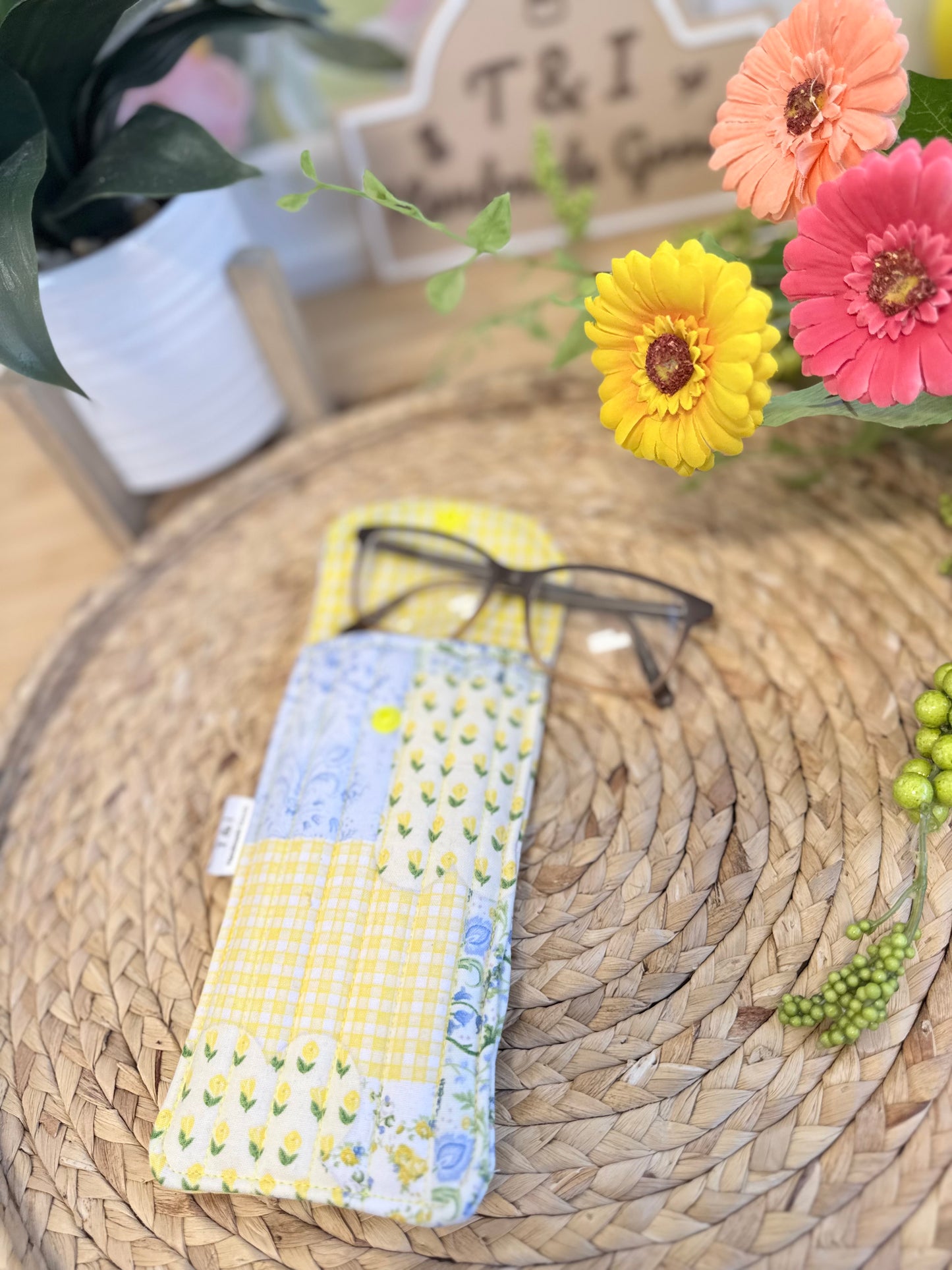 Abby Glasses Case