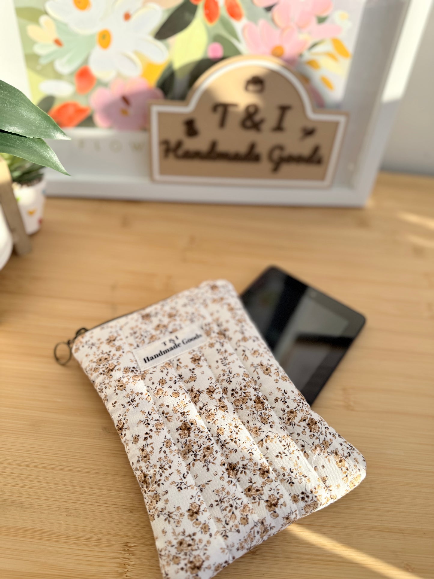 Rustic floral Kindle Sleeve