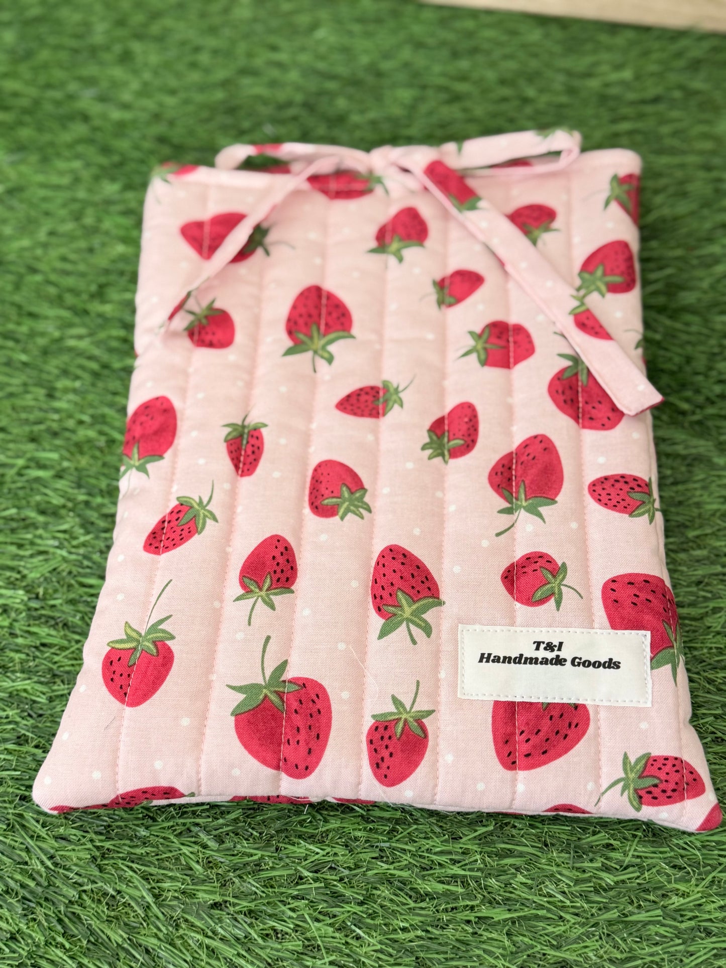 Strawberry field Book Sleeve w/bow